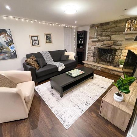 טורונטו Spacious & Renovated 1Bd Suite W/Parking מראה חיצוני תמונה