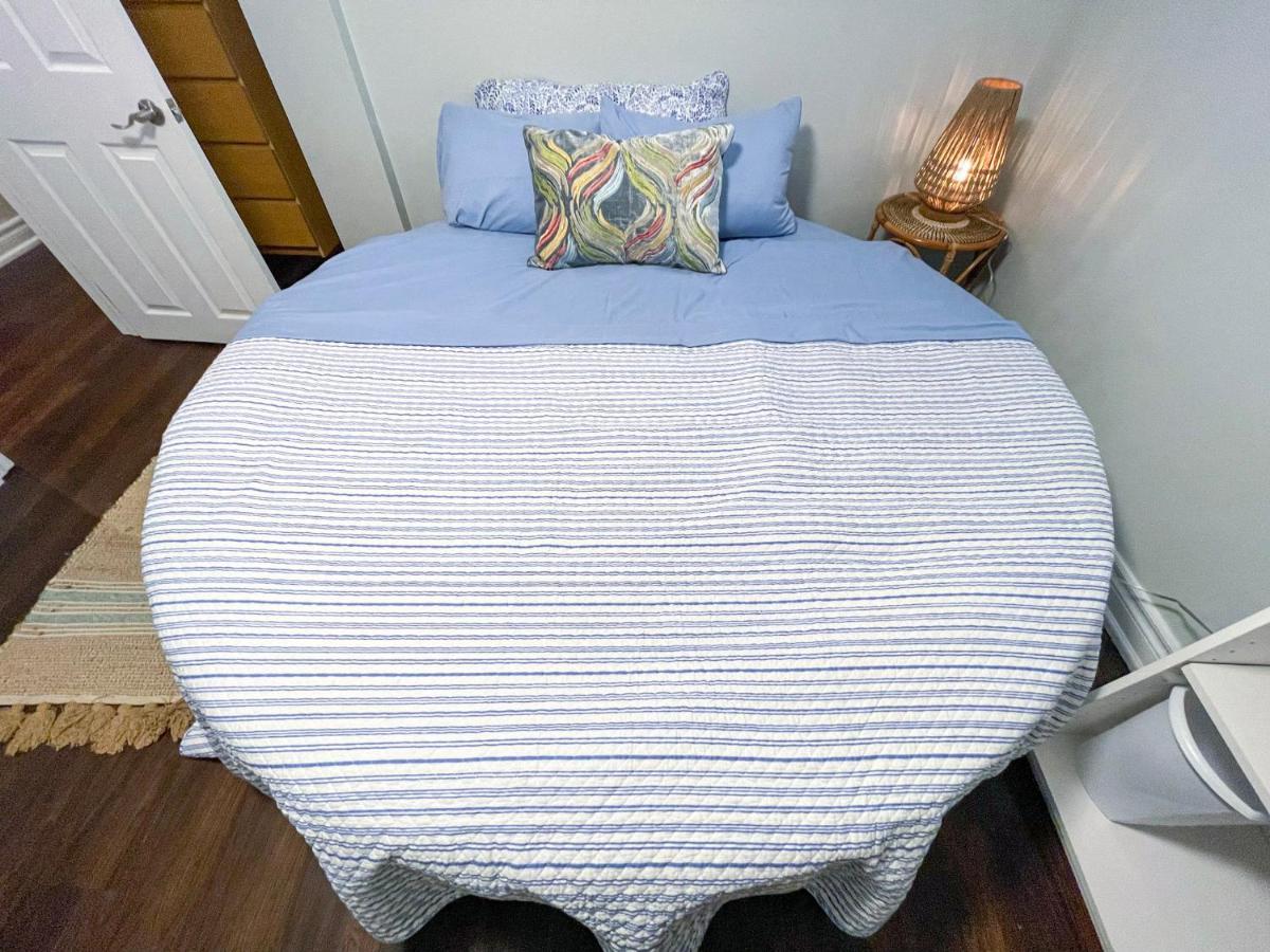 טורונטו Spacious & Renovated 1Bd Suite W/Parking מראה חיצוני תמונה